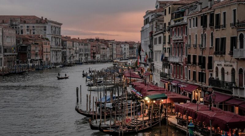 Venice is on the endangered list, but the impact is criticized